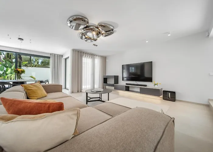 Villa Rio Beachfront *